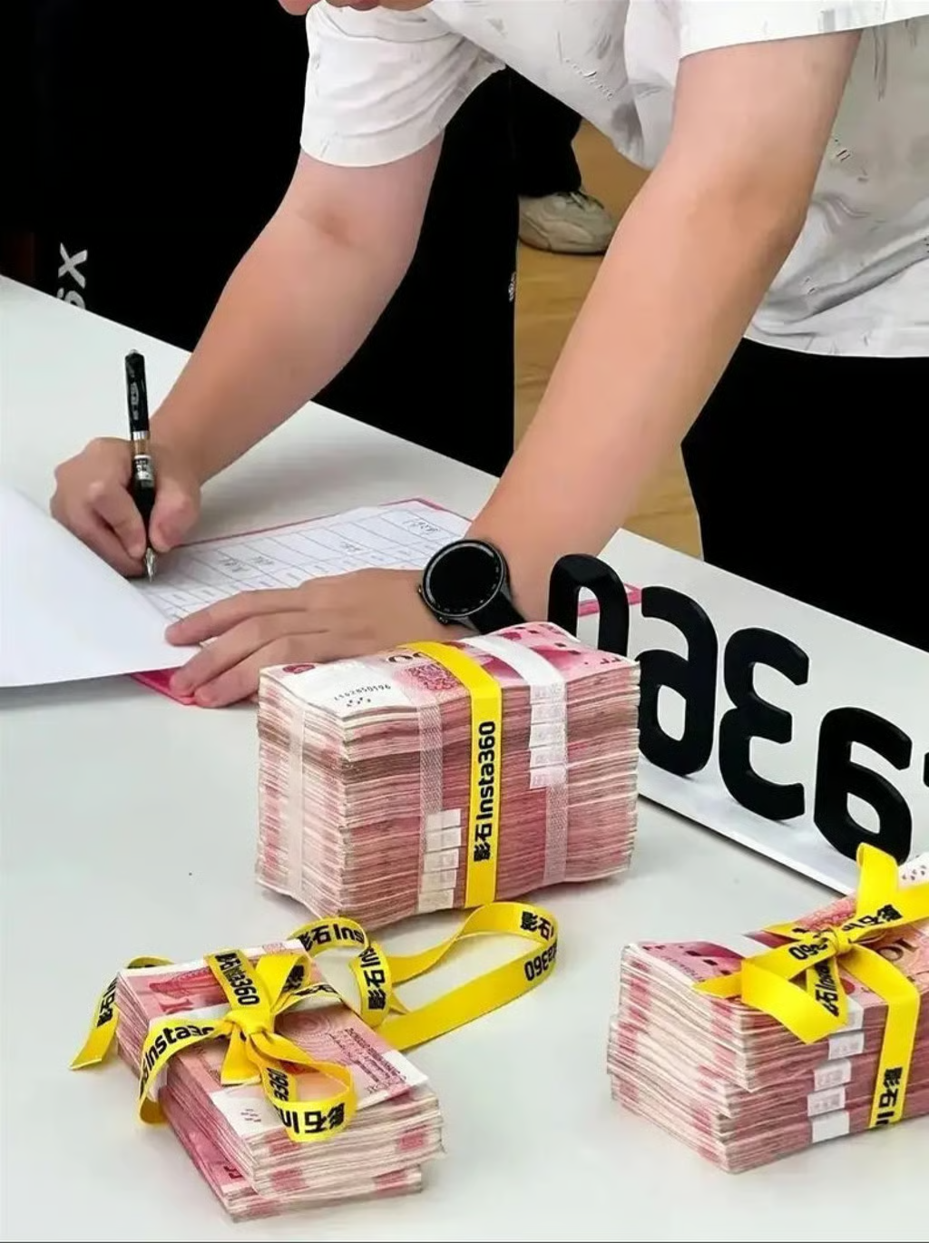 Giảm 0,5kg nhận ngay 1,8 triệu: Công ty chi 3,7 tỷ đồng cho nhân viên giảm cân, có người nhận tới 75 triệu sau 3 tháng- Ảnh 1. Giảm 0,5kg nhận ngay 1,8 triệu: Công ty chi 3,7 tỷ đồng cho nhân viên giảm cân, có người nhận tới 75 triệu sau 3 tháng- Ảnh 1.