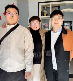 Đưa bạn trai về nhà ăn Tết, cô gái phát hiện bạn trai trông giống hệt mẹ mình, toàn bộ cư dân mạng đều đặt 1 câu hỏi- Ảnh 2.