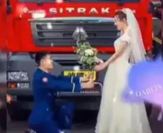 "Số phận thật không thể diễn tả thành lời”: Anh lính cứu hoả cứu cô gái định nhảy lầu tự tử vì thất tình, 3 tháng sau 2 người kết hôn d8095899 1740218642910 1740218643027199514932