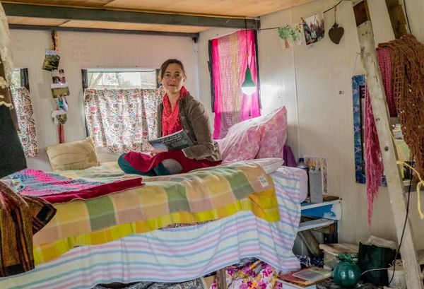 Người phụ nữ 10 năm thực sự không tiêu tiền: Tất cả mọi thứ đều đi xin, dùng cả giấy ăn thừa của người khác- Ảnh 2.