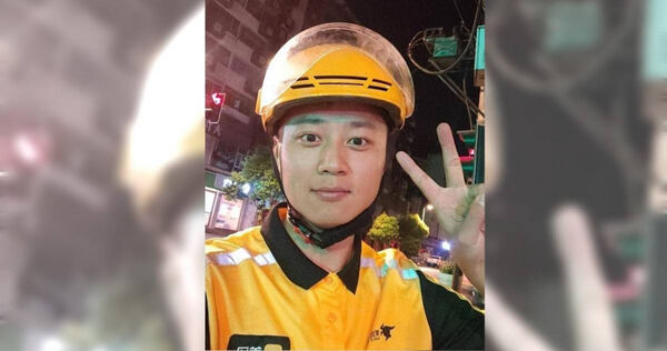 Shipper sinh năm 2000 chạy giao hàng 5 năm tiết kiệm được gần 4 tỷ đồng: MXH lặng người khi nghe bí quyết- Ảnh 1. Shipper sinh năm 2000 chạy giao hàng 5 năm tiết kiệm được gần 4 tỷ đồng: MXH lặng người khi nghe bí quyết- Ảnh 1.