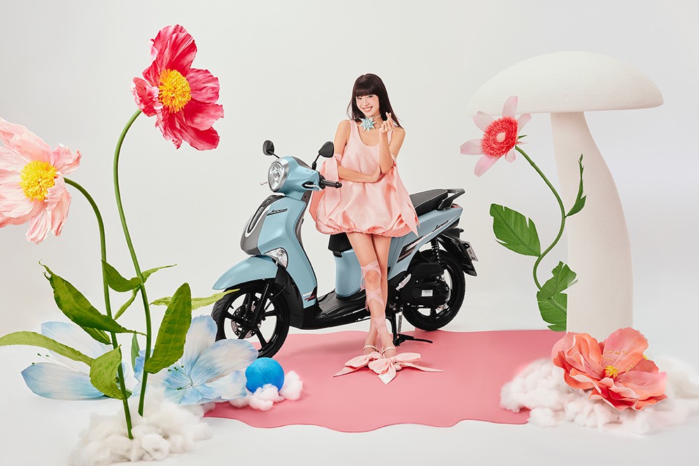 da-den-luc-nhin-nhan-lai-genz-duoi-mot-lang-kinh-khac-xe-may-7-1750990373-112-width1000height667 GenZ chủ động quan tâm đến những vấn đề xã hội bị xem nhẹ