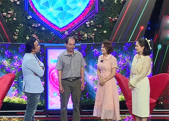 dai-gia-pho-nui-di-hen-ho-van-bi-me-don-than-tu-choi-dai-gia-pho-nui-5-1753109964-833-width700height503 “Đại gia phố núi” đi hẹn hò vẫn bị mẹ đơn thân... từ chối - 5