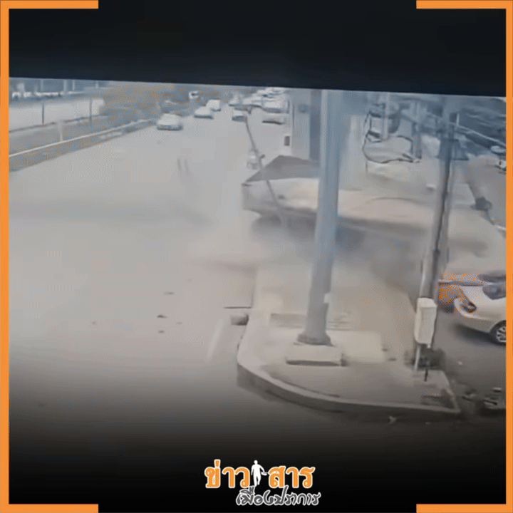 Đang đứng trên vỉa hè, người đàn ông bị rơ moóc đâm trúng, camera ghi lại khoảnh khắc ám ảnh- Ảnh 2.