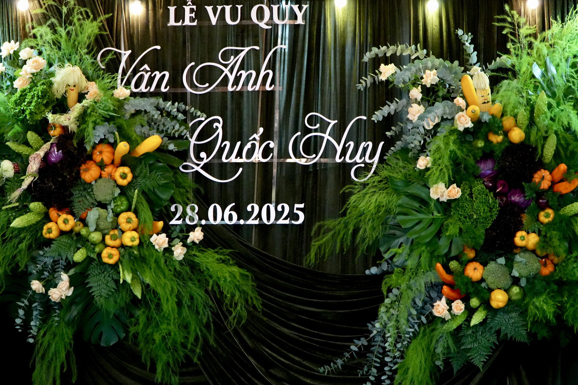 Cô dâu Lâm Đồng trang trí đám cưới bằng 500kg rau củ, cả họ ăn 1 tháng mới hết - 2