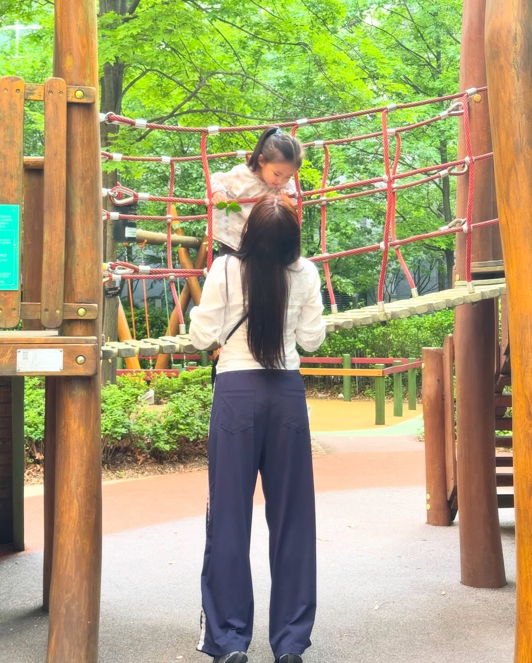 Hyuna khoe ảnh con gái, hé lộ cuộc sống hôn nhân đầy ngọt ngào- Ảnh 1.