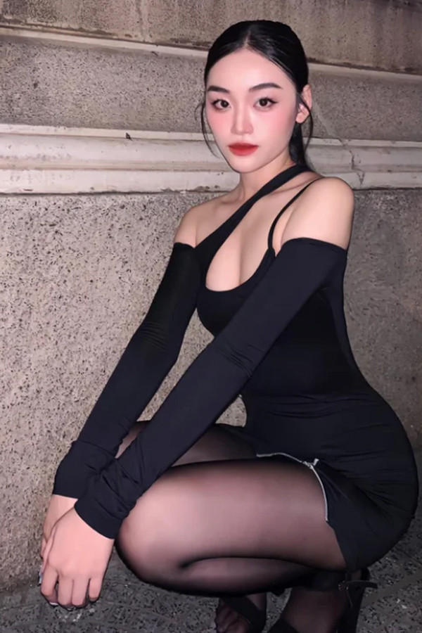 Đọc profile tân hoa hậu Hòa bình Việt Nam 2025, cư dân mạng đặt dấu chấm hỏi- Ảnh 4.