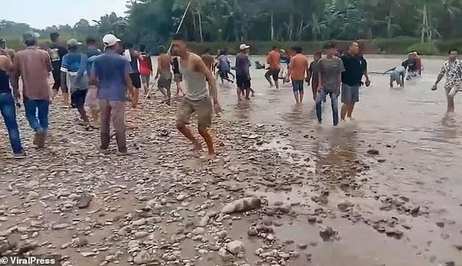 Đang tắm sông, cụ ông 80 tuổi bị cá sấu cắn tử vong- Ảnh 3. Đang tắm sông, cụ ông 80 tuổi bị cá sấu cắn tử vong- Ảnh 3.