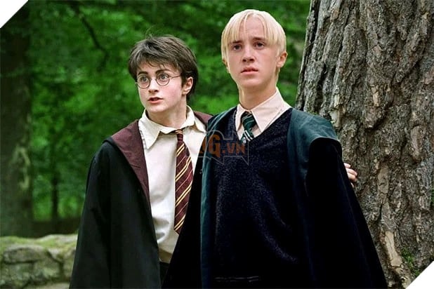 Nam Dien Vien Daniel Radcliffe Va Tom Felton Hoi Ngo Sau 7 Nam, Trao Nhau Cai Om Xuc Dong 3 Hình ảnh sao nam Daniel Radcliffe và Tom Felton trong tạo hình ở loạt phim Harry Potter.