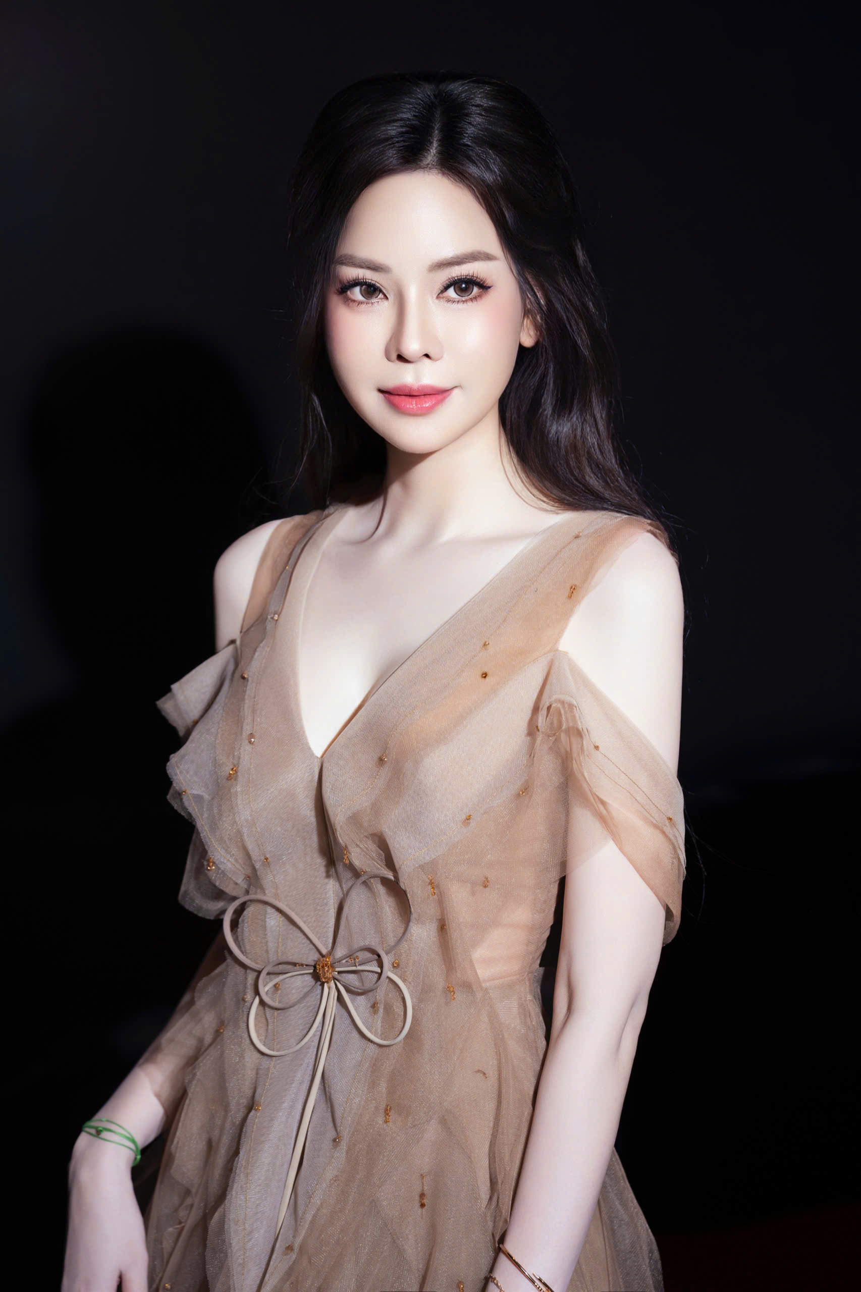 Lâu ngày mới gặp, siêu mẫu Đào Lan Phương bất ngờ xuất hiện ở bộ phim hot nhất hiện tại- Ảnh 3.