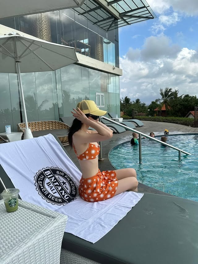 Dara (2NE1) xả ảnh bikini nóng bỏng mắt: Xứng danh