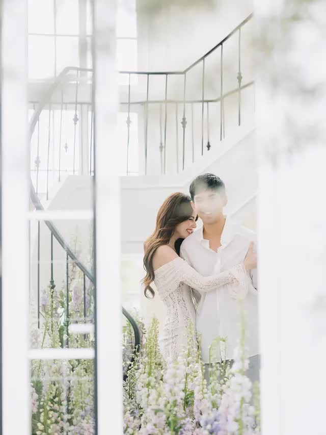 8 bức ảnh Mai Davika được cầu hôn như trong truyện cổ tích, nhẫn kim cương to tới mức 8 bức ảnh Mai Davika được cầu hôn như trong truyện cổ tích, nhẫn kim cương to tới mức