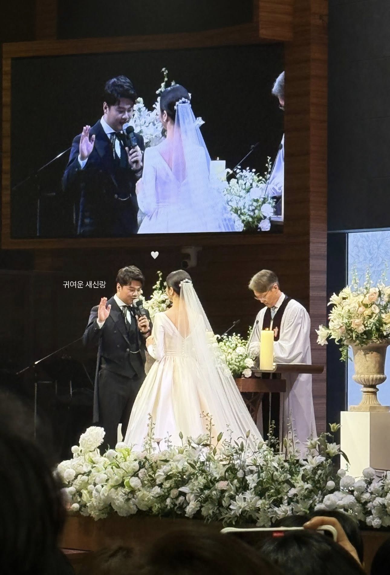 Đám cưới hot nhất ngày: Quý tử cặp đôi quyền lực số 1 showbiz nên duyên cùng tiểu thư tập đoàn lớn- Ảnh 4. Đám cưới hot nhất ngày: Quý tử cặp đôi quyền lực số 1 showbiz nên duyên cùng tiểu thư tập đoàn lớn- Ảnh 4.