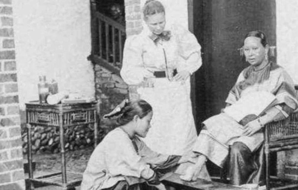 Cô gái 15 tuổi lấy chồng giàu nhờ