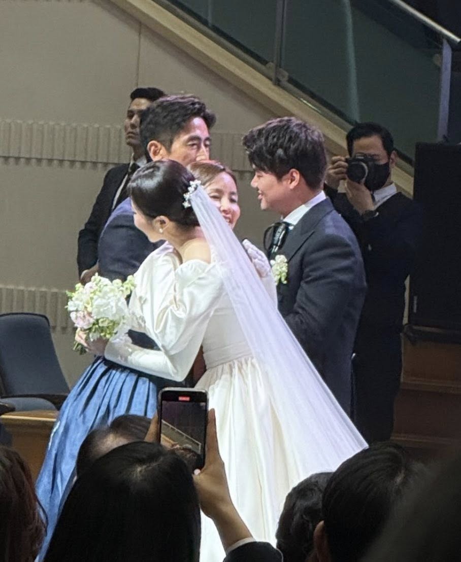 Đám cưới hot nhất ngày: Quý tử cặp đôi quyền lực số 1 showbiz nên duyên cùng tiểu thư tập đoàn lớn- Ảnh 1. Đám cưới hot nhất ngày: Quý tử cặp đôi quyền lực số 1 showbiz nên duyên cùng tiểu thư tập đoàn lớn- Ảnh 1.