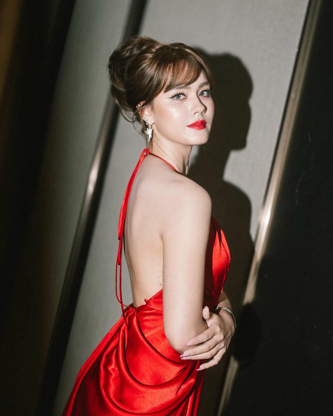 Chỉ cần lên đồ gợi cảm là mỹ nhân này khiến vạn người say mê: Đẹp không để đâu cho hết, sợ lụy đừng dính vào- Ảnh 4. Chỉ cần lên đồ gợi cảm là mỹ nhân này khiến vạn người say mê: Đẹp không để đâu cho hết, sợ lụy đừng dính vào- Ảnh 4.