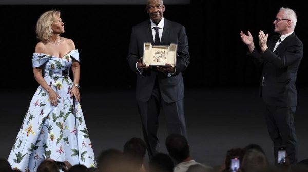 Denzel Washington Bất Ngờ Nhận Cúp Palme d’Or Danh Dự Tại Liên Hoan Phim Cannes denzel nhan giai canh co vang kjlzjpg