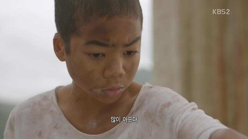 Sốc nặng với màn dậy thì của sao nhí Hậu Duệ Mặt Trời, nhìn kiểu gì cũng không thể nhận ra- Ảnh 3.