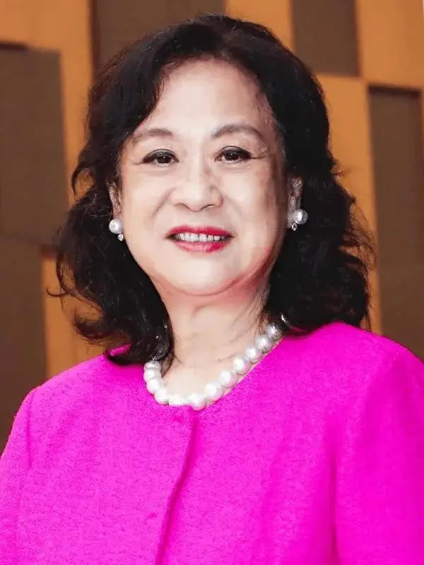 Người phụ nữ chi hơn 203 tỷ đồng mua 231 chỗ đậu xe bị người đời chê cười: 25 năm sau hốt bạc mỏi tay, sở hữu khối tài sản hơn 84.000 tỷ- Ảnh 3. Người phụ nữ chi hơn 203 tỷ đồng mua 231 chỗ đậu xe bị người đời chê cười: 25 năm sau hốt bạc mỏi tay, sở hữu khối tài sản hơn 84.000 tỷ- Ảnh 3.