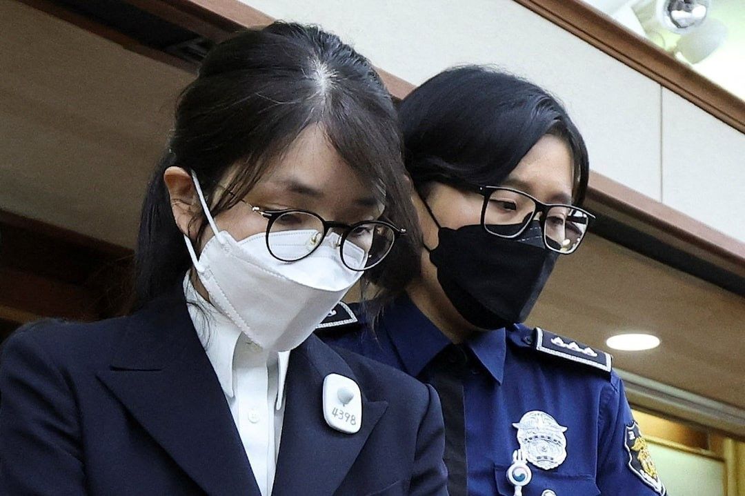 Cựu đệ nhất phu nhân Hàn Quốc hầu tòa vì cáo buộc nhận hối lộ túi hàng hiệu- Ảnh 3. Cựu đệ nhất phu nhân Hàn Quốc hầu tòa vì cáo buộc nhận hối lộ túi hàng hiệu- Ảnh 3.