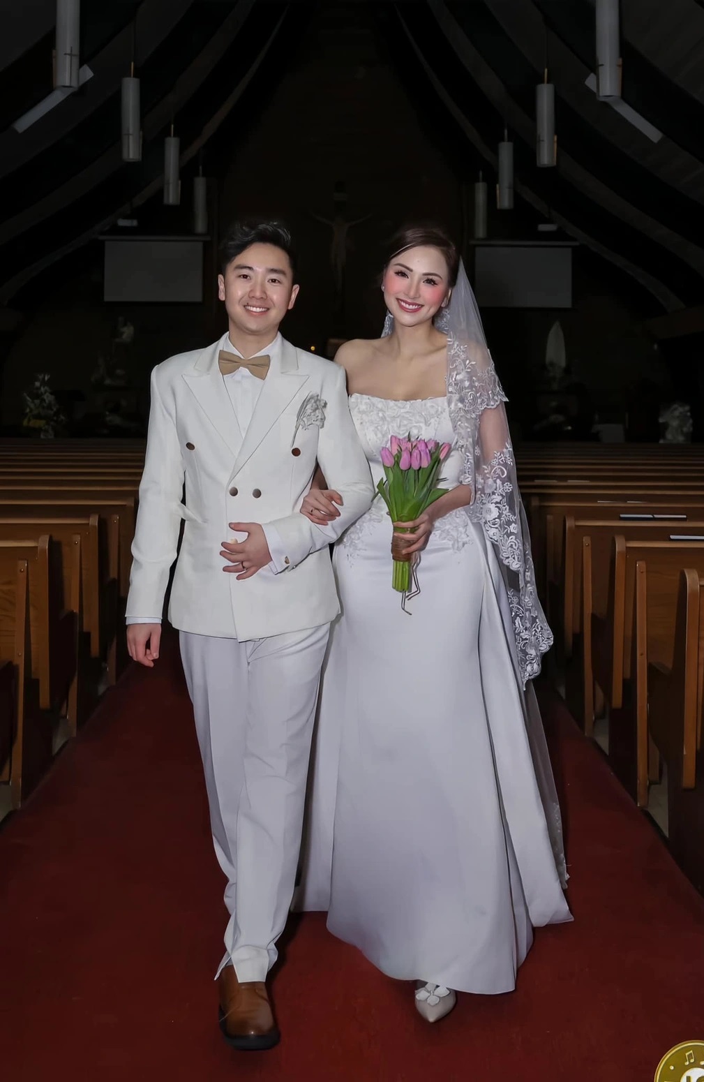 Hoa hậu Diễm Hương dẫn chồng 3 về nước sau hơn 1 năm định cư ở Canada- Ảnh 2. Hoa hậu Diễm Hương dẫn chồng 3 về nước sau hơn 1 năm định cư ở Canada- Ảnh 2.