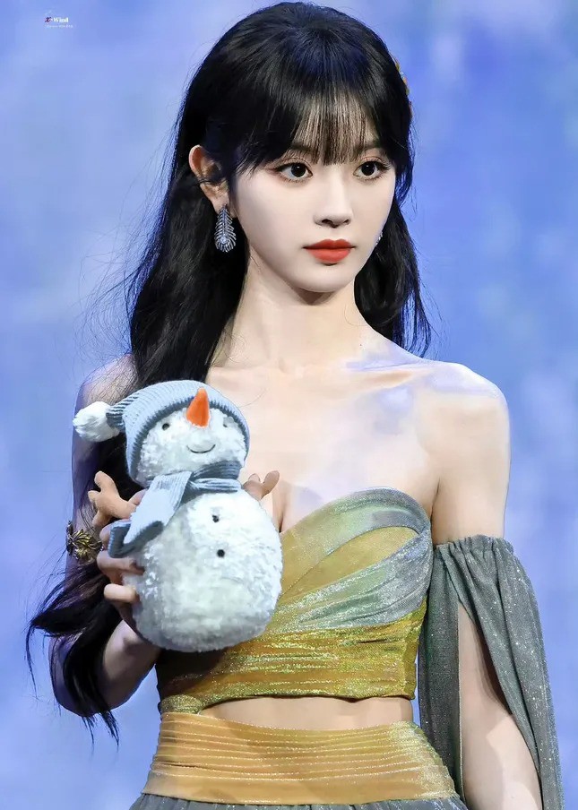 'Búp bê sống' Điền Hi Vi bị chỉ trích - 4