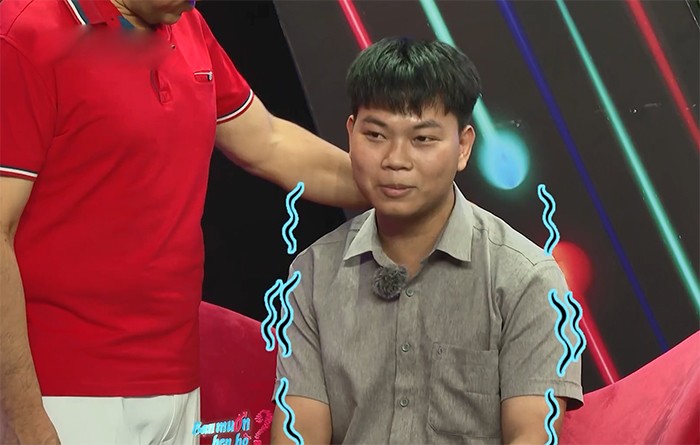 di-hen-ho-tim-vo-anh-chang-bi-dong-nghiep-boc-phot-cuc-hai-boc-phot-hen-ho-2-1749481540-67-width700height445 Đi hẹn hò tìm vợ, anh chàng bị đồng nghiệp “bóc phốt” cực hài - 2