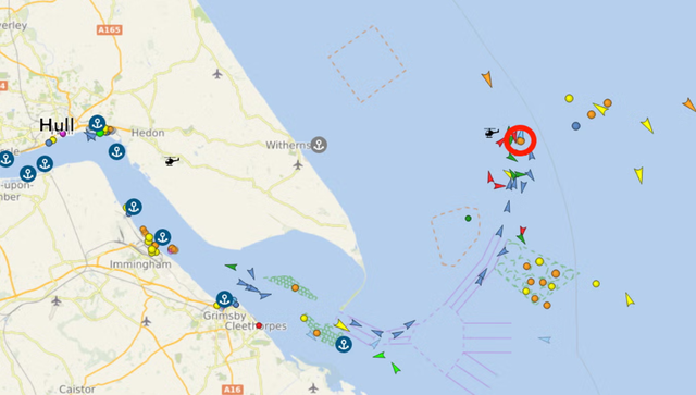 Hiện trường thảm khốc sau vụ va chạm 2 tàu ở Biển Bắc: 15 container chất độc đổ ra biển?- Ảnh 3. Hiện trường thảm khốc sau vụ va chạm 2 tàu ở Biển Bắc: 15 container chất độc đổ ra biển?- Ảnh 3.
