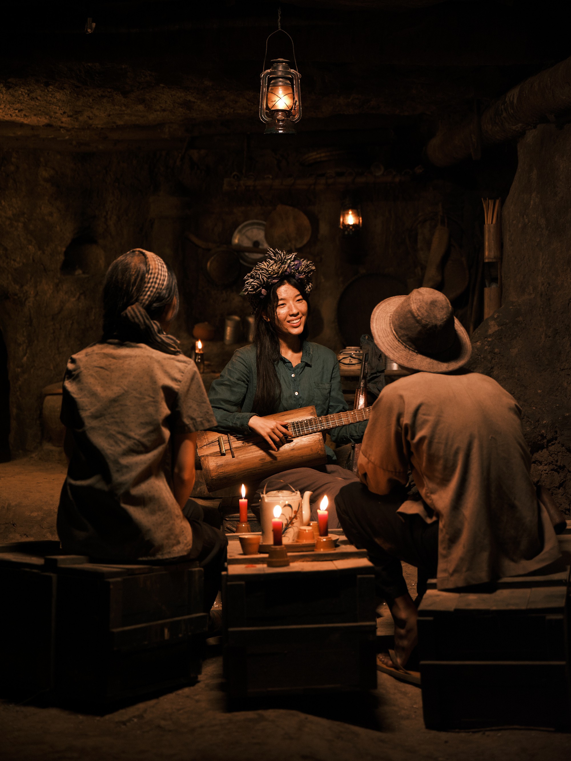 Mỹ nhân đáng yêu nhất Địa Đạo: Được đích thân đạo diễn nhắm thẳng, hoảng loạn khi tới bối cảnh thật- Ảnh 2.