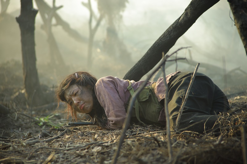 Mỹ nhân đáng yêu nhất Địa Đạo: Được đích thân đạo diễn nhắm thẳng, hoảng loạn khi tới bối cảnh thật- Ảnh 3.