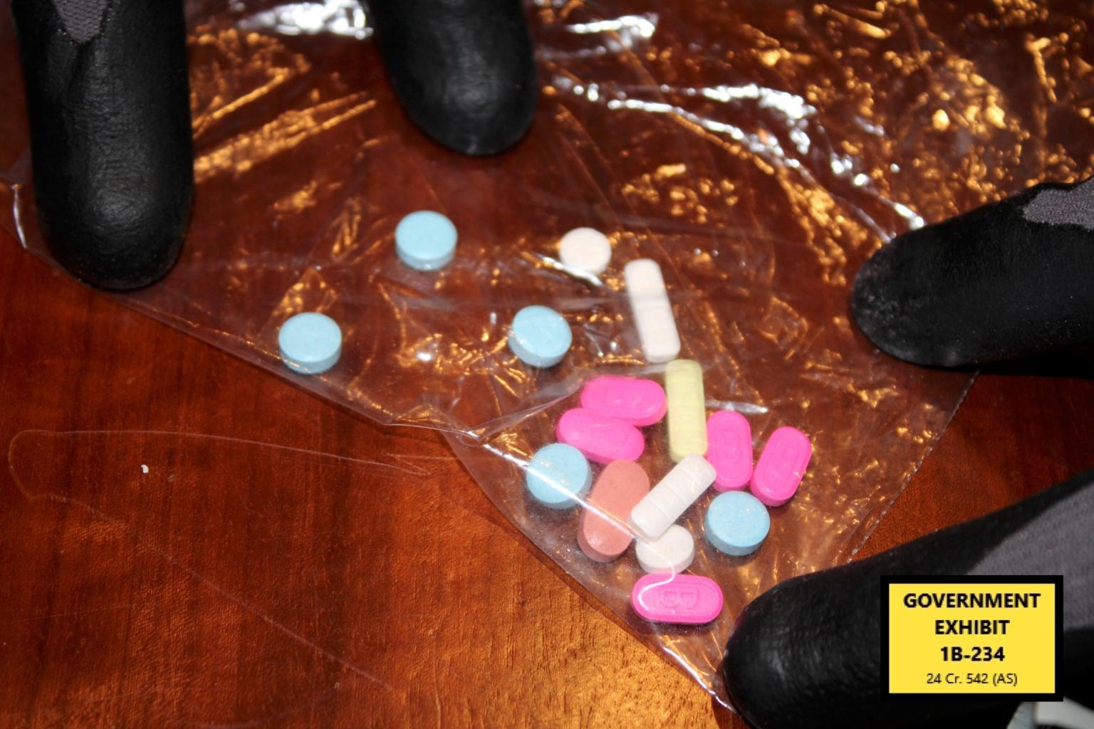 Trợ lý Diddy tiếp tục tố cáo loạt hành vi gây sốc: Bạo hành, cưỡng bức, cấm cả thay băng vệ sinh- Ảnh 3.