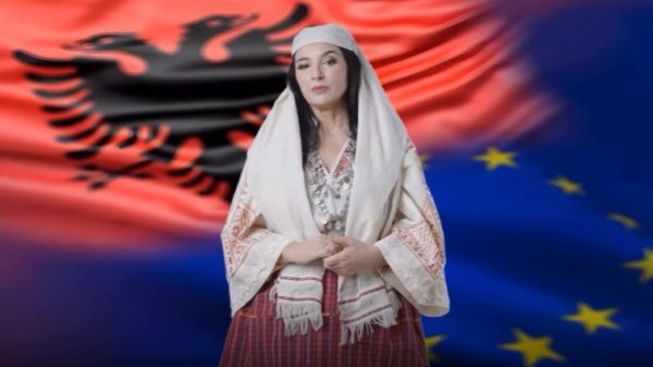 Bộ trưởng AI của Albania đang “mang thai” 83 đứa con diella albania ai minister 1761557051253 17615570514431702245417
