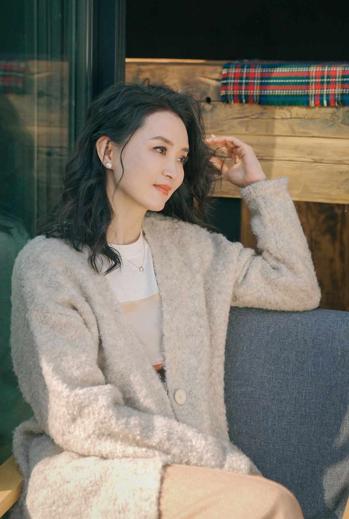 Ai khổ bằng mỹ nhân đẹp nhất Hoàn Châu Cách Cách: Hết bị mẹ chồng coi như người ở, giờ còng lưng trả nợ 4.000 tỷ cho chồng đại gia- Ảnh 8.