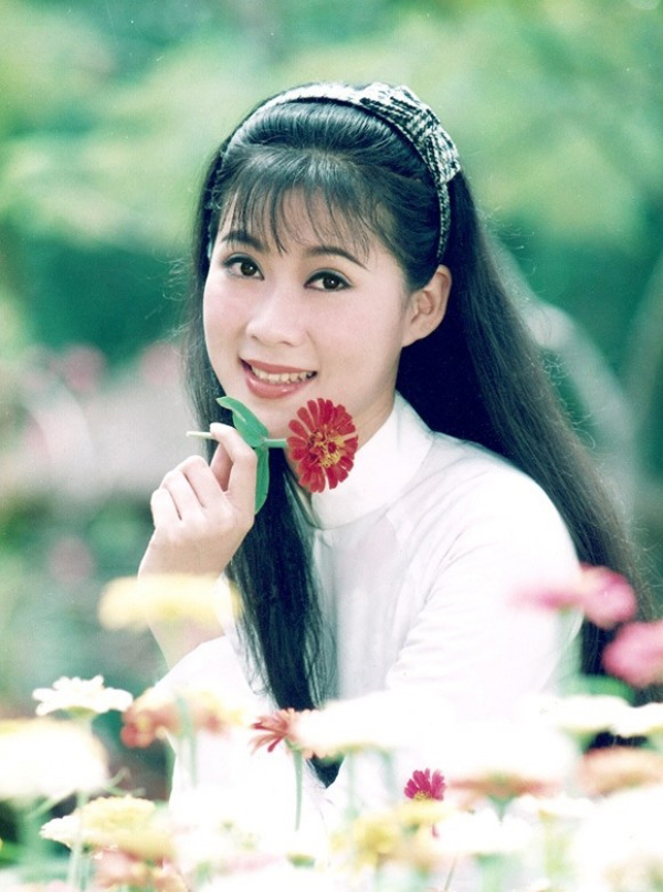 Mỹ nhân Việt có cát-xê khủng 10 cây vàng: Nhận cú sốc trong lễ đính hôn, âm thầm biến mất khỏi showbiz- Ảnh 6.