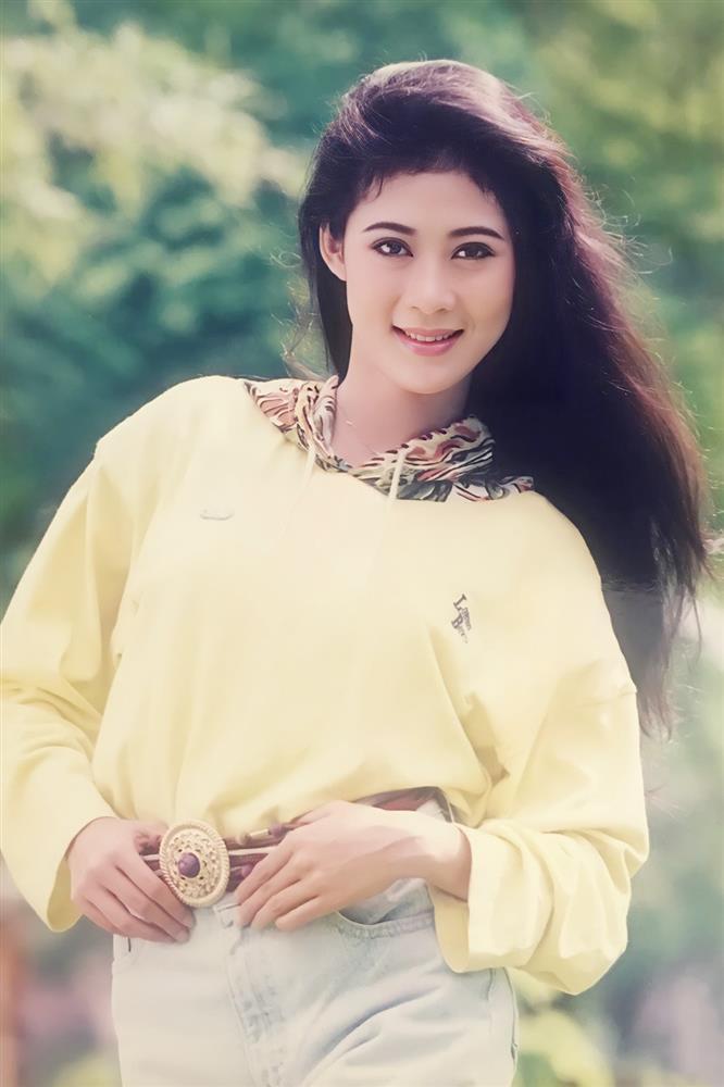 Mỹ nhân Việt có cát-xê khủng 10 cây vàng: Nhận cú sốc trong lễ đính hôn, âm thầm biến mất khỏi showbiz- Ảnh 4.