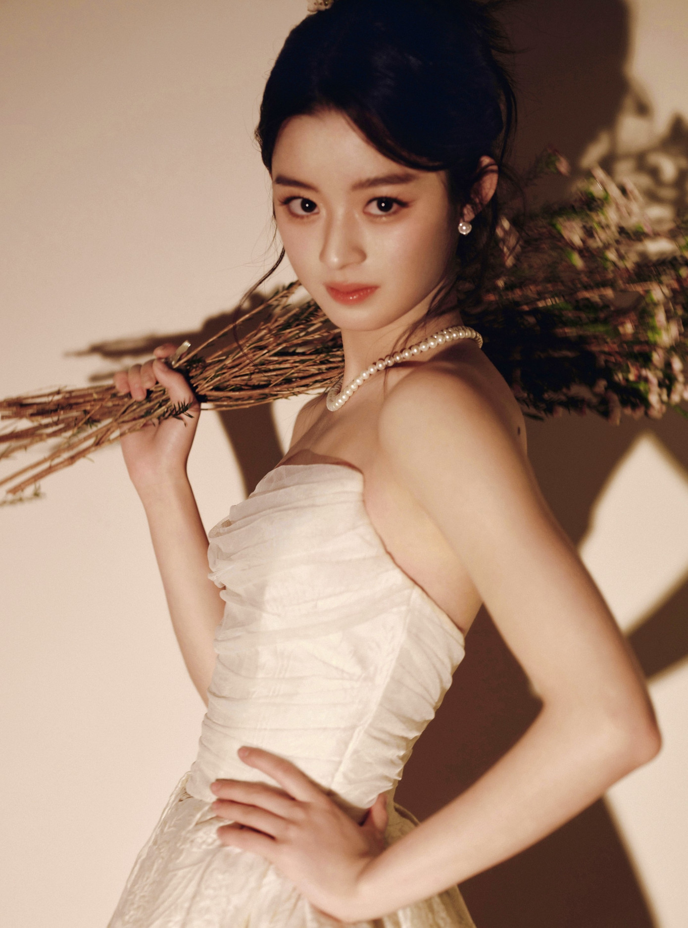 Tiểu Triệu Lệ Dĩnh vừa trở lại đã bị tẩy chay- Ảnh 4. Tiểu Triệu Lệ Dĩnh vừa trở lại đã bị tẩy chay- Ảnh 4.