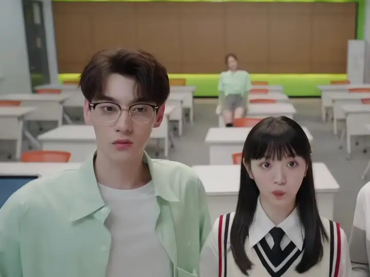 Mỹ nhân cứ đóng phim với ai là người đó đổi đời thành sao hạng A, đẹp như búp bê còn có số vượng phu quá đỉnh- Ảnh 2.