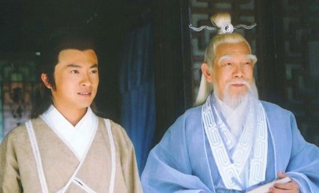 Trương Tam Phong không thể cứu được Trương Vô Kỵ khỏi Huyền Minh thần chưởng vì độc tính của nó quá mạnh và chỉ có Cửu Dương thần công mới có thể hóa giải được.