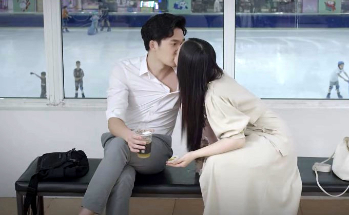 Hồ sơ tình ái của Đình Tú: Từng yêu mẹ đơn thân 5 năm, vướng Hồ sơ tình ái của Đình Tú: Từng yêu mẹ đơn thân 5 năm, vướng