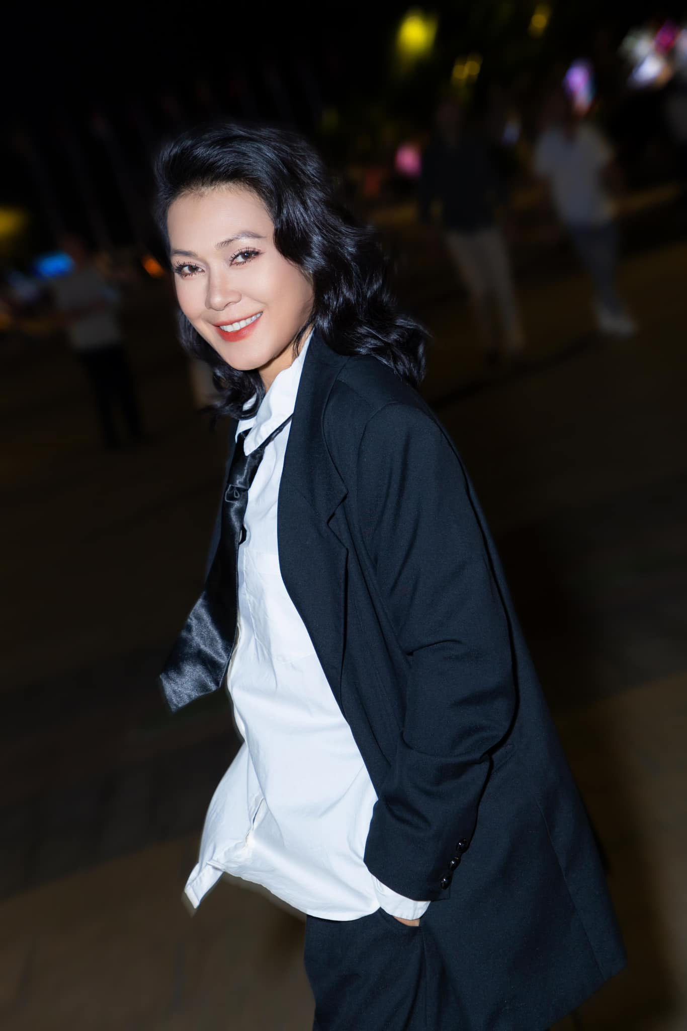 Mỹ nhân sexy bạo nhất Vbiz: U50 body vẫn nóng bỏng, không ngại cảnh giường chiếu với đàn em- Ảnh 2.