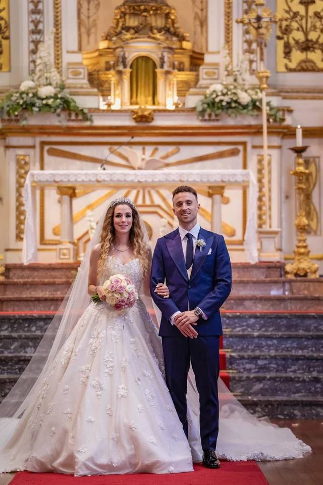 Tấm ảnh cưới hạnh phúc cuối cùng của Diogo Jota: Nụ cười rạng rỡ bên vợ con, ai ngờ 10 ngày sau đã mãi chia lìa- Ảnh 2. Tấm ảnh cưới hạnh phúc cuối cùng của Diogo Jota: Nụ cười rạng rỡ bên vợ con, ai ngờ 10 ngày sau đã mãi chia lìa- Ảnh 2.