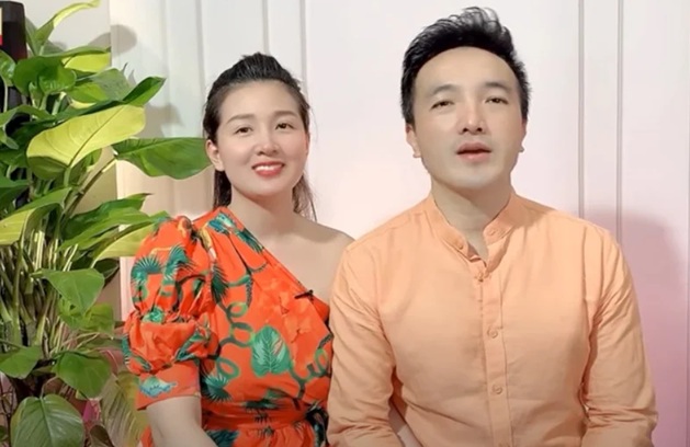 Quá khứ hư hỏng của nam ca sĩ Việt mua cả khách sạn để ở, khóa trái cửa không gặp vợ con 10 ngày/năm- Ảnh 2. Quá khứ hư hỏng của nam ca sĩ Việt mua cả khách sạn để ở, khóa trái cửa không gặp vợ con 10 ngày/năm- Ảnh 2.