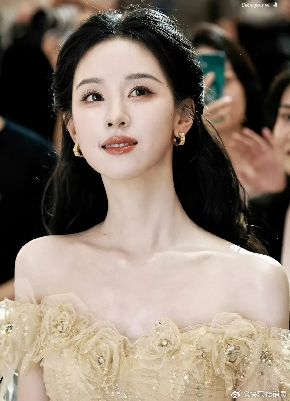 Mỹ nữ khiến 5 triệu người muốn kết hôn- Ảnh 2.