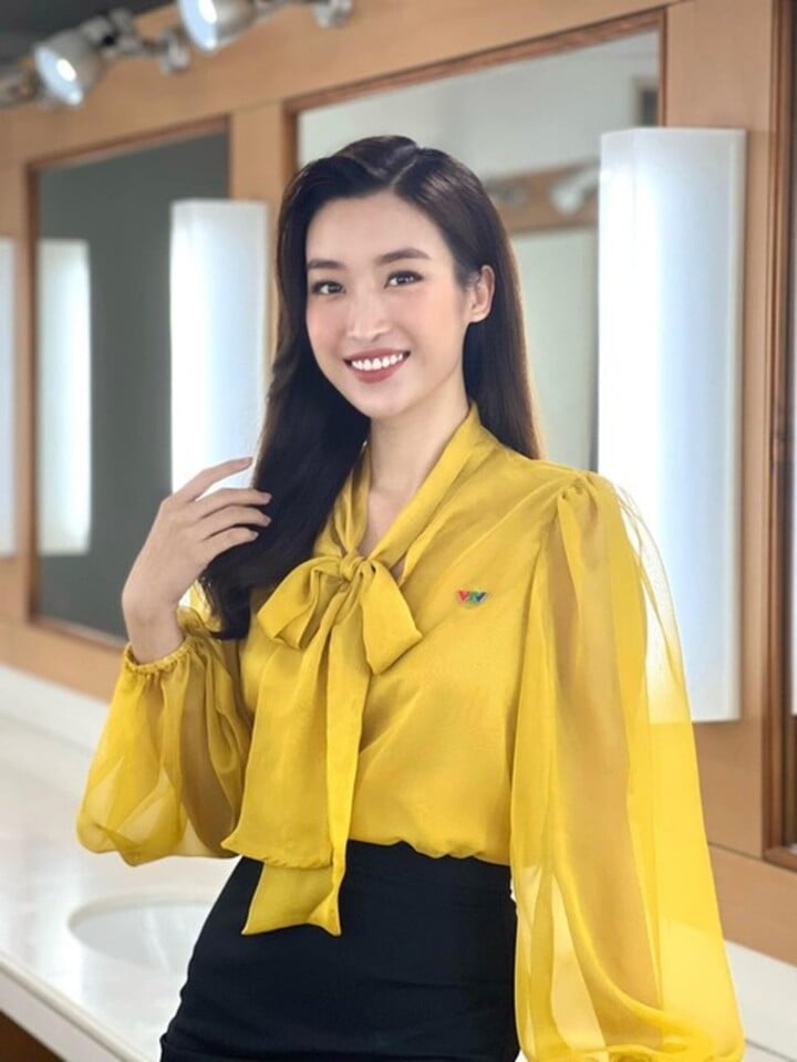 Dâu hào môn Đỗ Mỹ Linh: Nghỉ việc ở VTV, giữ chức Phó Chủ tịch công ty nhà chồng- Ảnh 1. Dâu hào môn Đỗ Mỹ Linh: Nghỉ việc ở VTV, giữ chức Phó Chủ tịch công ty nhà chồng- Ảnh 1.