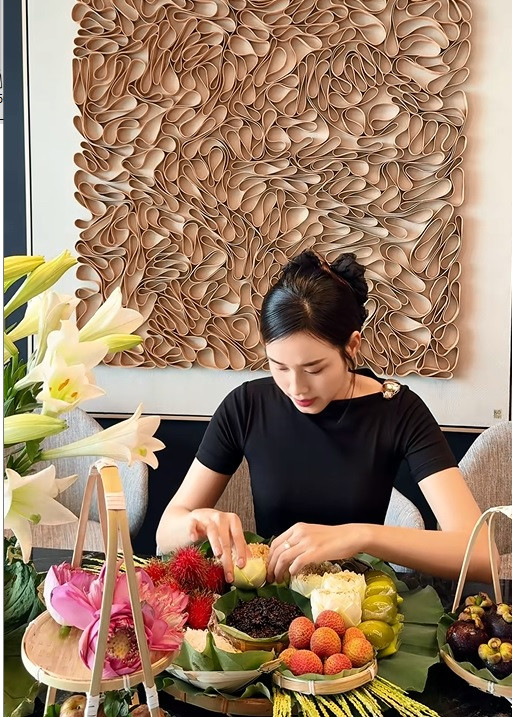 Nhìn 1 chi tiết trong bức ảnh bị chụp lén mới hiểu vì sao Đỗ Thị Hà được chọn làm dâu hào môn!- Ảnh 5. Nhìn 1 chi tiết trong bức ảnh bị chụp lén mới hiểu vì sao Đỗ Thị Hà được chọn làm dâu hào môn!- Ảnh 5.