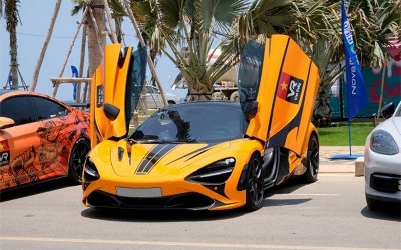 Cuộc sống xa hoa và những ồn ào gây tranh cãi của ca sĩ Đoàn Di Băng - 8