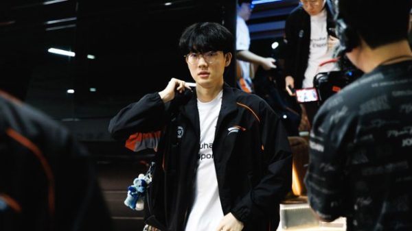 Xạ Thủ CFO ấn tượng với vẻ đẹp trai của Viper: “Nếu có thể tôi muốn cầu hôn anh ấy” 28 Xạ Thủ CFO ấn tượng với vẻ đẹp trai của Viper: “Nếu có thể tôi muốn cầu hôn anh ấy” doggo viper 1jpg