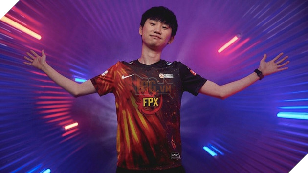 LMHT: Doinb Co The Quay Tro Lai Thi Dau Chuyen Nghiep Sau 2 Nam Vang Bong 3 Doinb