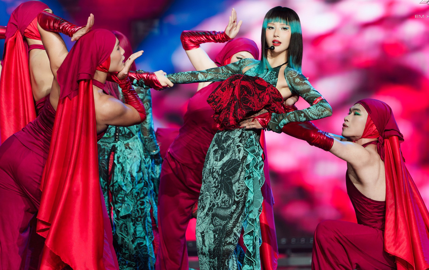 Em xinh màu mè nhất- Ảnh 3. Em xinh màu mè nhất- Ảnh 3.