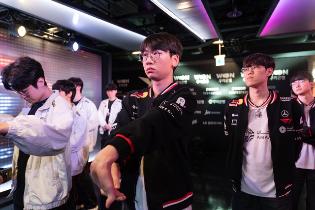 Doran có một khoảnh khắc thể hiện sự ứng biến thần tốc mang về nhiều lợi thế cho T1 Doran có một khoảnh khắc thể hiện sự ứng biến thần tốc mang về nhiều lợi thế cho T1